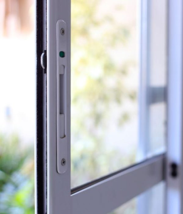 White,Color,Aluminum,And,Glass,Sliding,Window,Door.